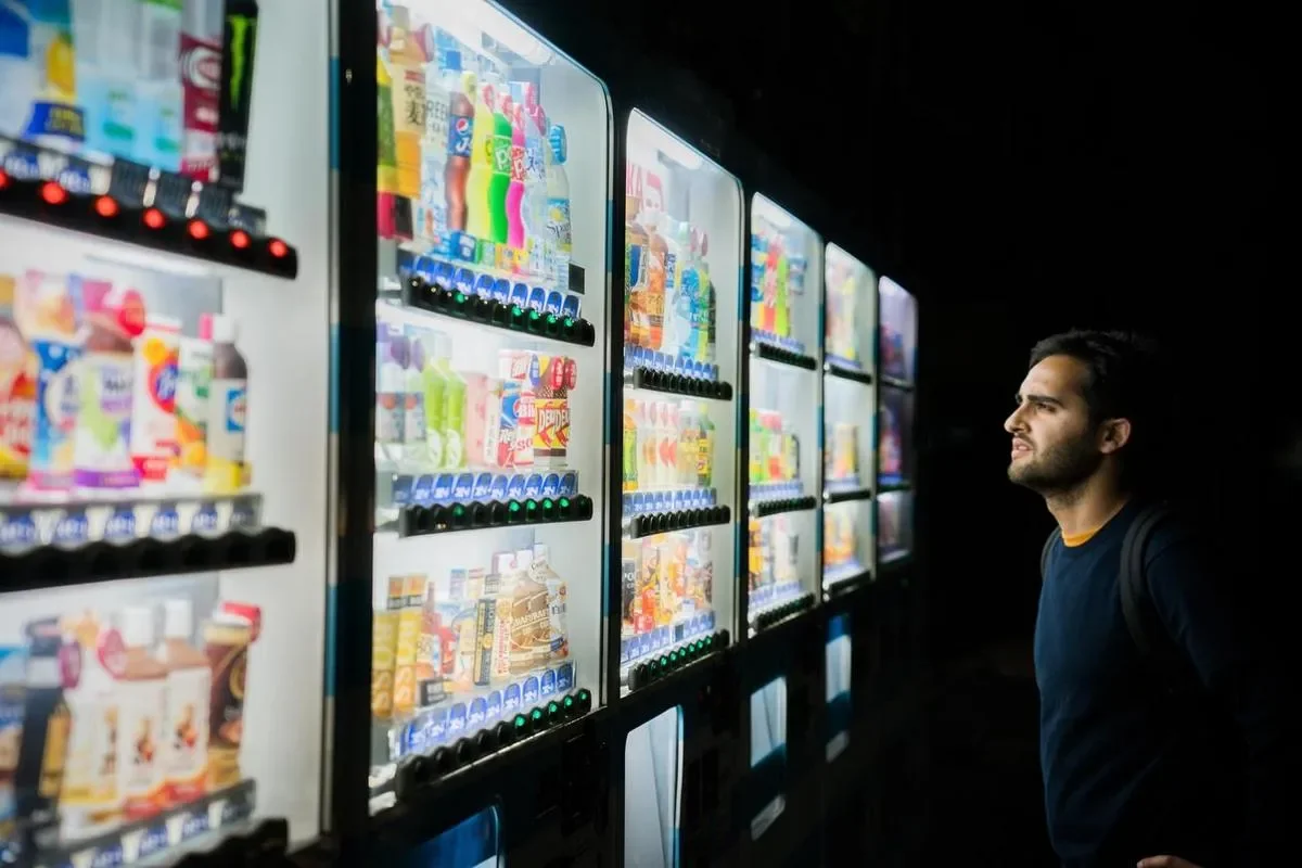 Screenly is at the forefront of new vending machine technology. Read more below on how you can use digital signage with your vending machines.