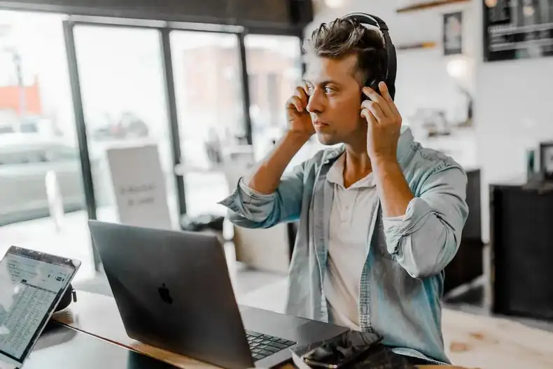 How to manage audio files with Screenly