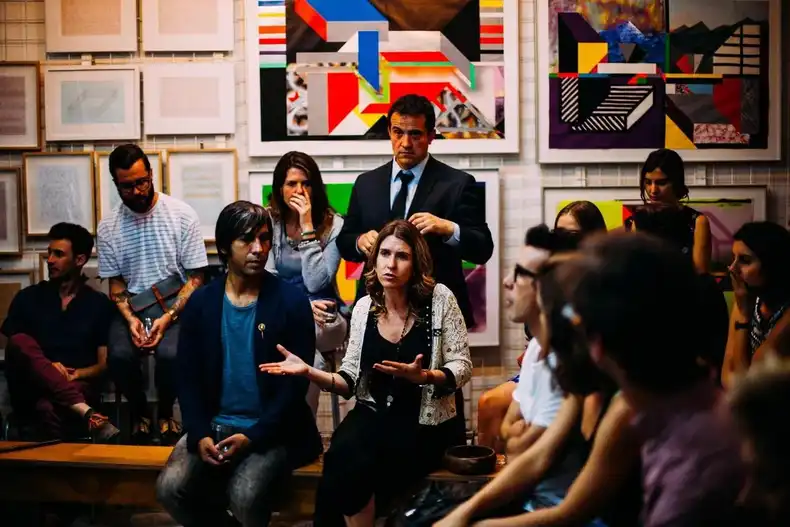 Using digital signs to improve internal communications