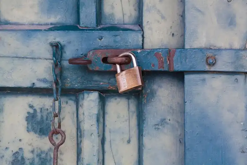 Using mTLS and TPM for digital signage security