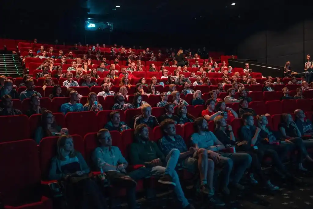 Screenly is a powerful platform to communicate your message to your visitors in your cinema.