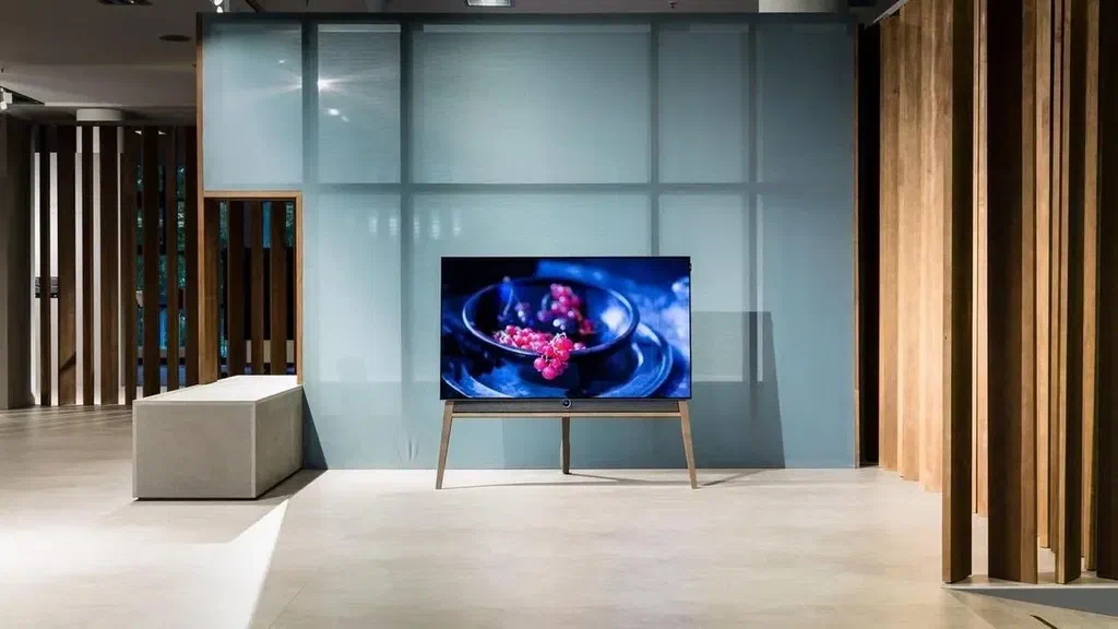 What to consider when buying a digital signage display