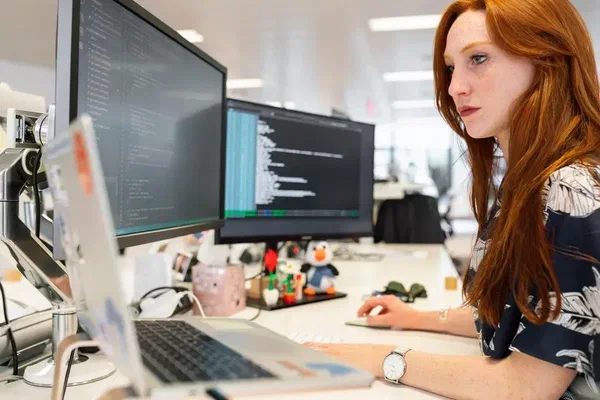 An image of a developer using the Screenly and PagerDuty integration.