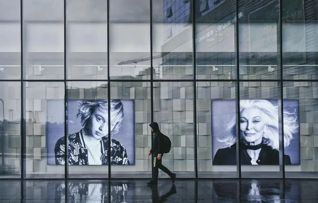 How to make a digital signage advertising network
