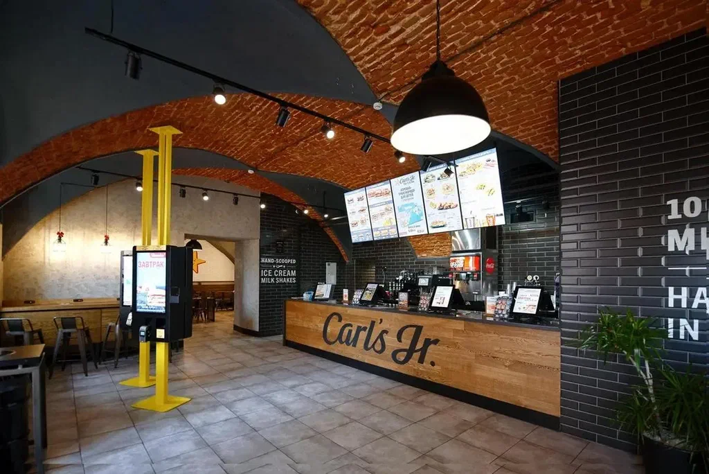 Using digital signs to decrease menu costs