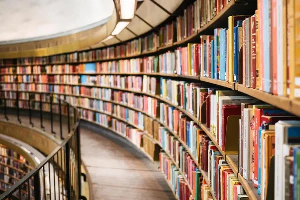 This image is of library that can benefit from library digital signage.