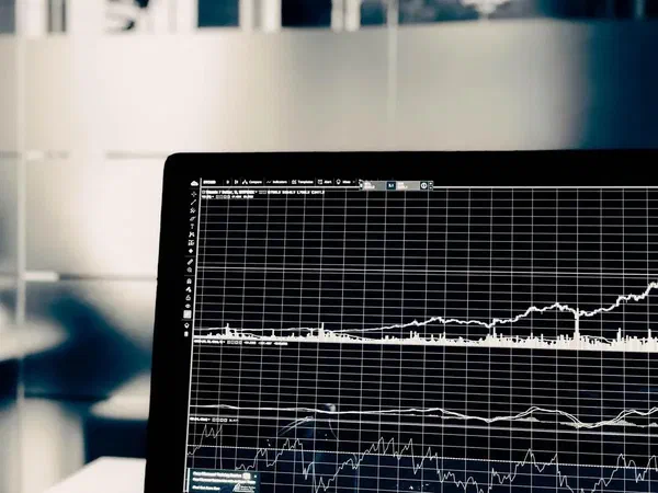 This image is of a computer displaying important medical data and KPIs that can be put on a dashboard with digital signage.