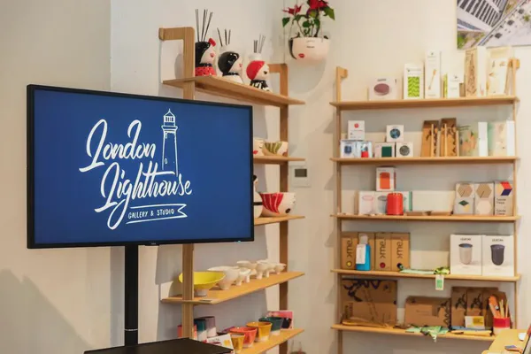 Digital signs for art studios and galleries